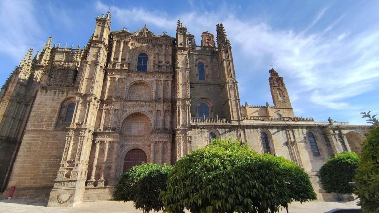 Duplex Casa De Las Argollas Grand Suite Parking Gratis Plasencia Eksteriør billede